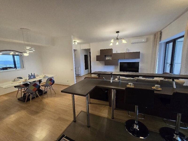 Baba Novac, Dristor, 2 camere lux vedere parc IOR,